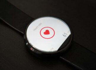 3 Benefits of Smartwatches heart rate, time, monitor